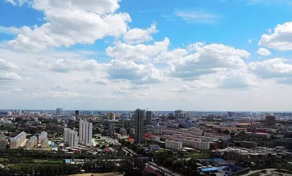 3月24日，隊伍繼續朝北平(今北京市)行進。車隊經過望都到達保定市，河北省委書記林鐵組織人員接待了毛主席等中央領導同志。